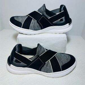Clarcks Collection Black and Gray Slip-On Sneakers